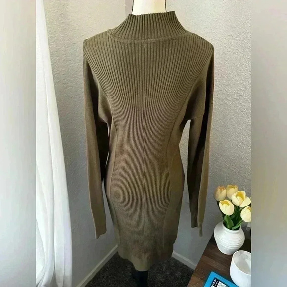 BCBGeneration Cold Shoulder Mock Neck Dress - Picture 5 of 9